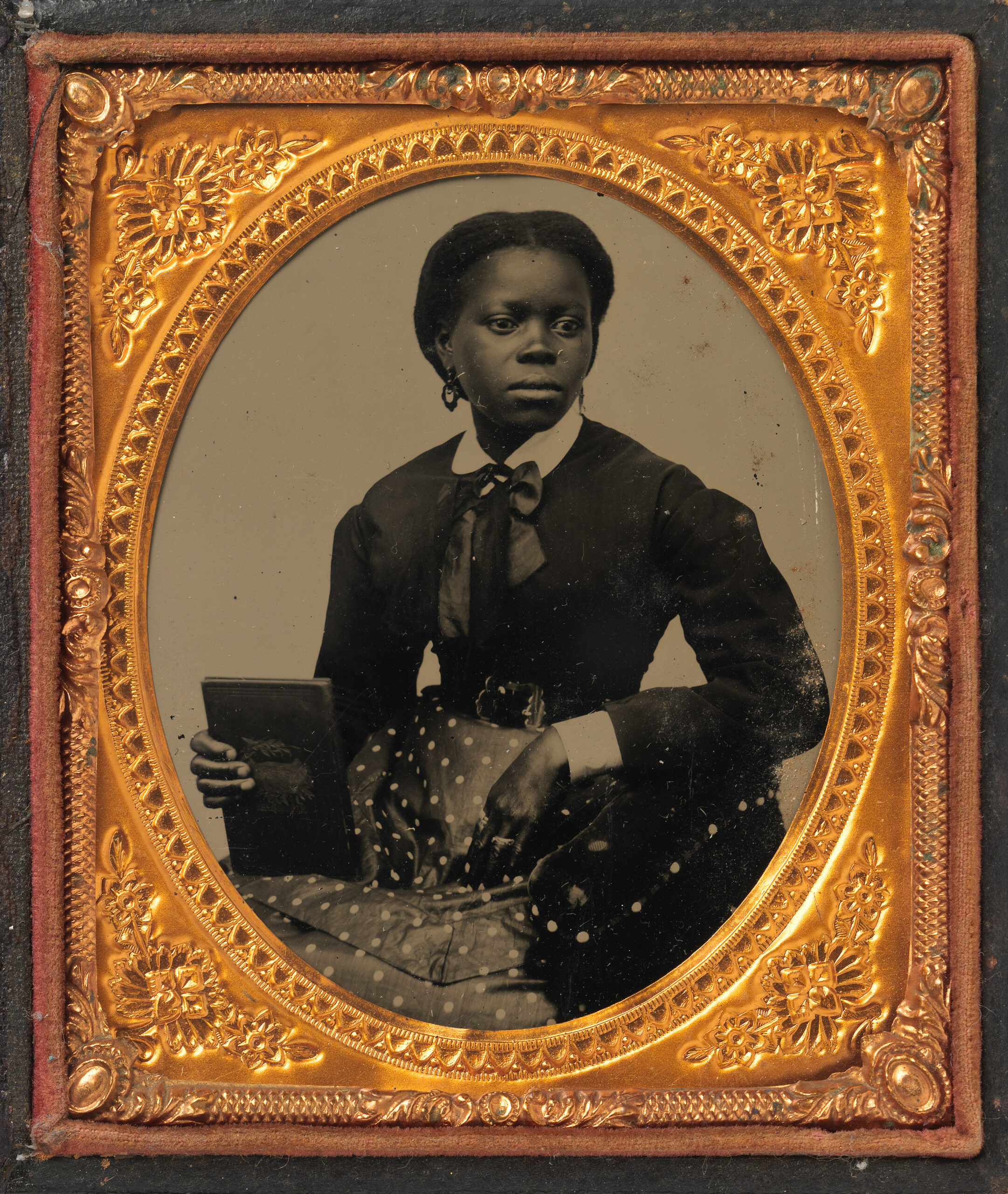 Artist not recorded, Untitled, late 19th century, daguerreotype, 3 7/8 × 3 1/2 × 3/4 in., Los Angeles County Museum of Art, Ralph M. Parsons Fund, photo © Museum Associates/LACMA